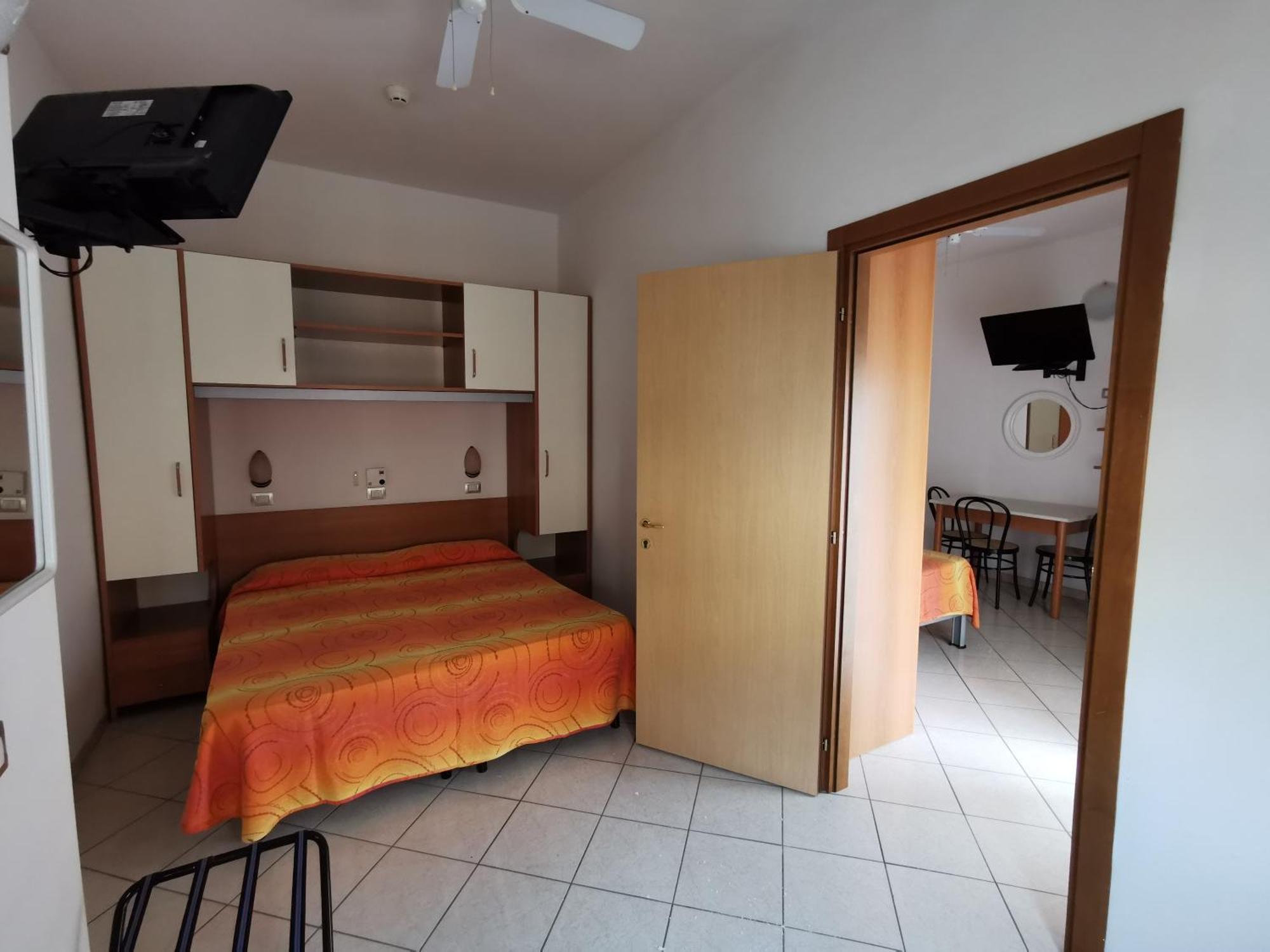 B&B Residence Sorriso Cattolica Bagian luar foto